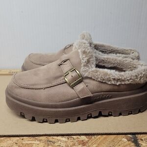 Skechers Shindigs Forever Retro Clogs. Size 6